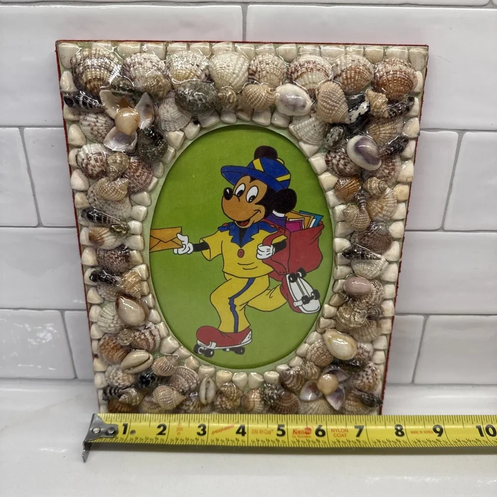 Vintage Ocean Shell Picture Frame Fits Oval 4X6 Photos - Frame Size 9.25